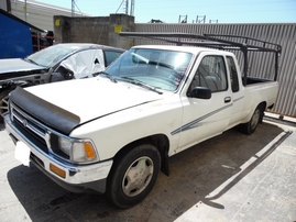 1992 TOYOTA TRUCK DLX XTRA CAB WHITE 2.4L AT 2WD Z17714